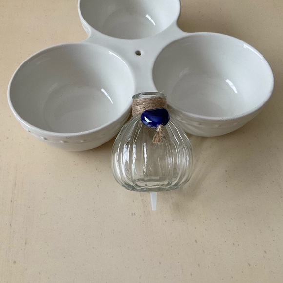 Clear Ribbed Glass Bud Vase Platter Decoration- Blue Heart 💙 - Picture 3 of 3